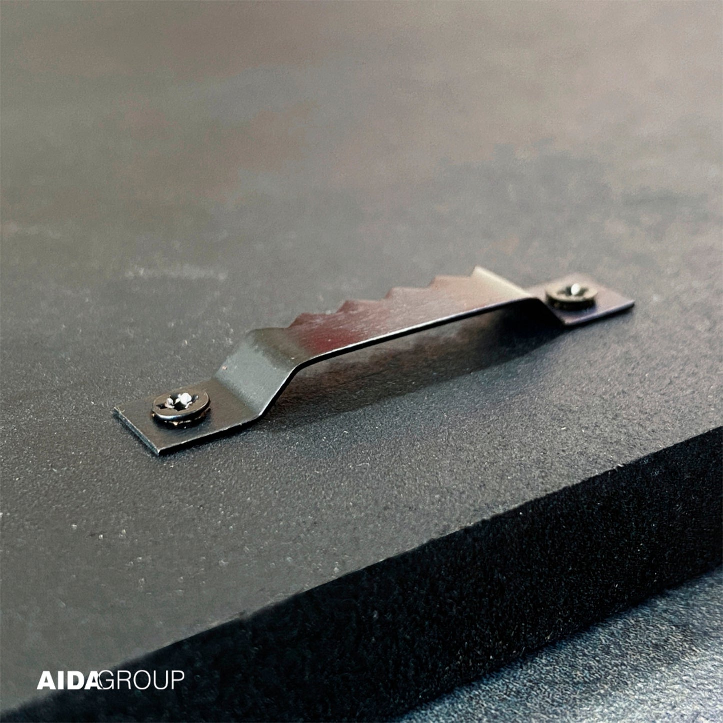 CUADRO DECORATIVO DE MADERA ACUARELA MUJER SOMBRILLA LONDRES