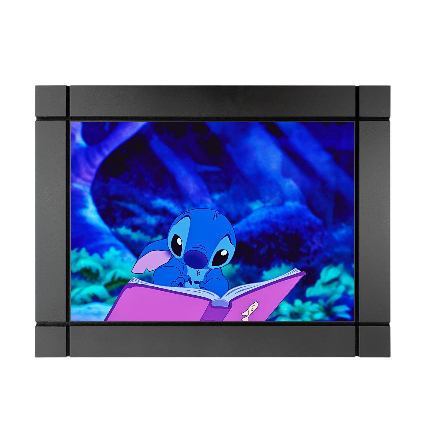 CUADRO DECORATIVO DE MADERA STITCH LEYENDO EL PATITO FEO