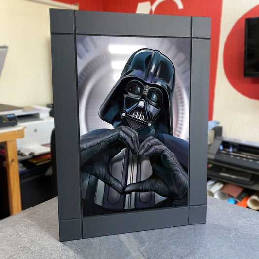 CUADRO DECORATIVO DE MADERA DART VADER CORAZÓN MANOS