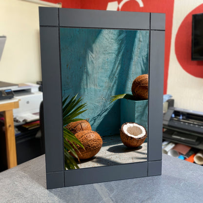 CUADRO DECORATIVO DE MADERA COCOS Y PALMERAS CON PARED TURQUESA