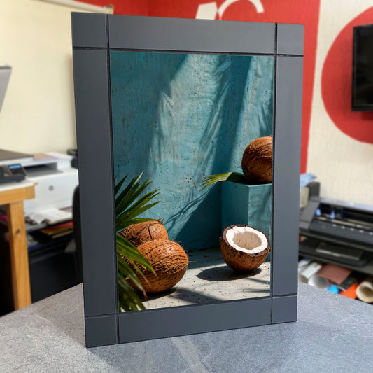 CUADRO DECORATIVO DE MADERA COCOS Y PALMERAS CON PARED TURQUESA