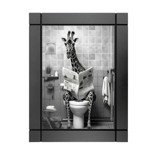 CUADRO DECORATIVO DE MADERA JIRAFA SENTADA  EN EL BAÑO  PERIODICO