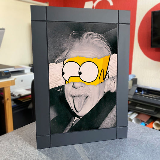 CUADRO DECORATIVO DE MADERA ALBERT EINSTEIN Y HOMERO