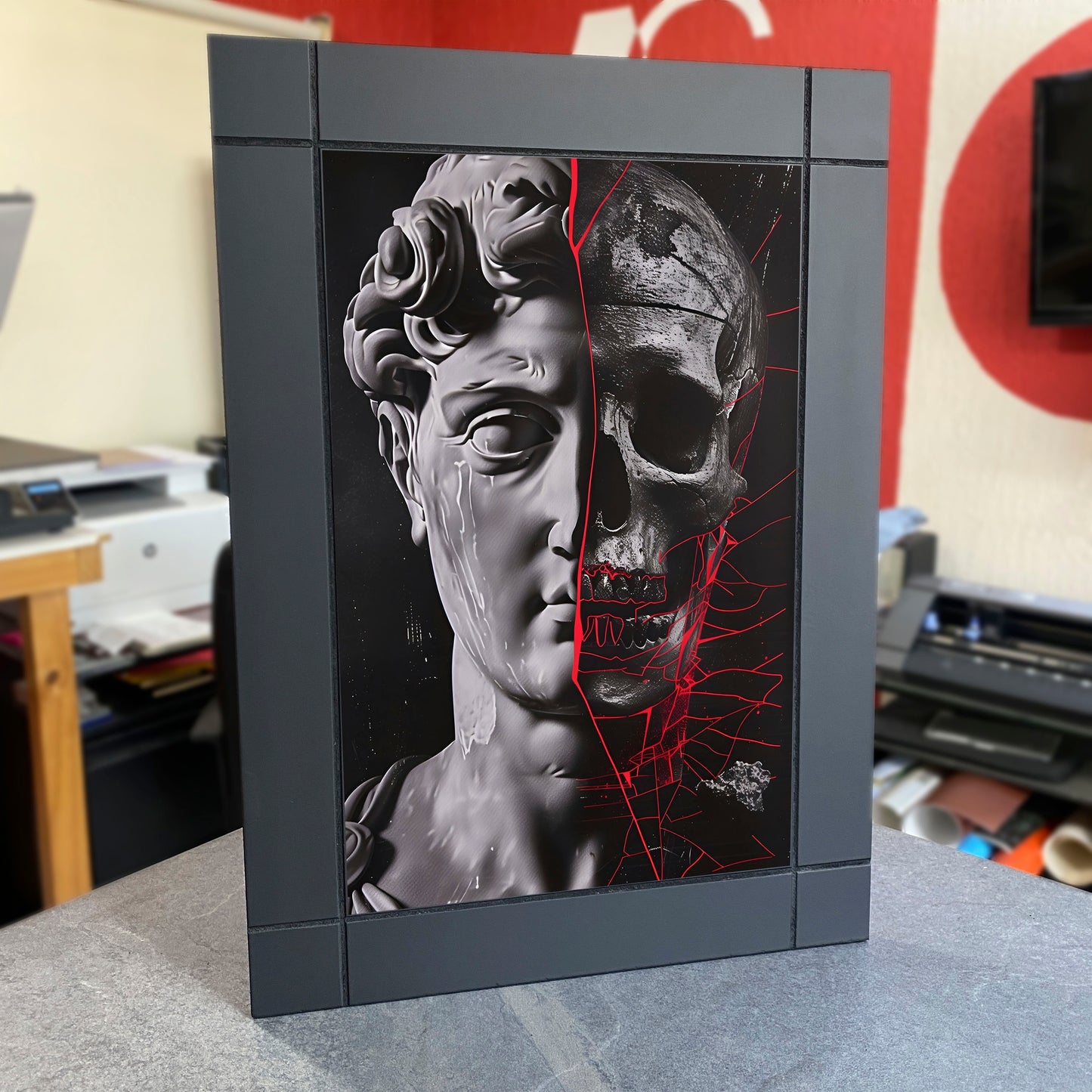 CUADRO DECORATIVO DE MADERA ESTATUA CON CALAVERA GRIEGOS