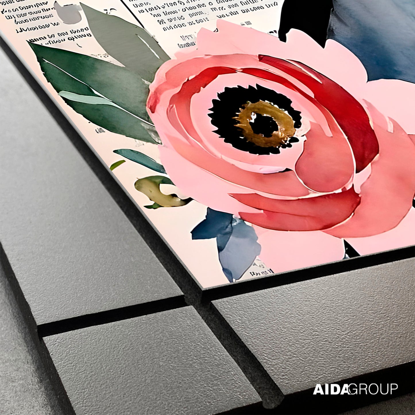 CUADRO DECORATIVO DE MADERA MUJER FLOR ROSA PERIODICO