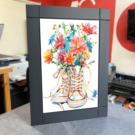 CUADRO DECORATIVO DE MADERA TENIS CON FLORES ACUARELA