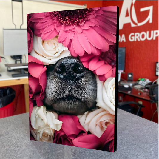 CUADRO DE MADERA SIN MARCO NARIZ PERRO FLORES ROSAS